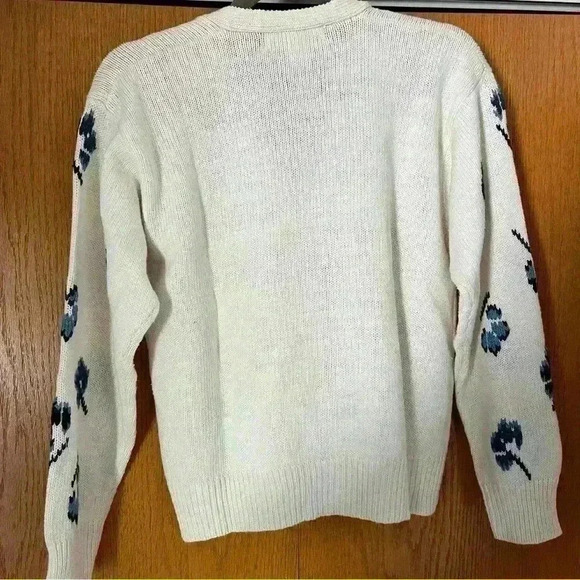 Vintage Hand Embroidered Jones New York floral cardigan S - Picture 3 of 7